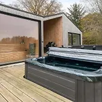 14 Person In Glesborg-by Traum * Glesborg