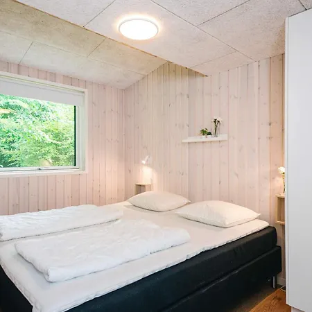 14 Person In Glesborg-by Traum Glesborg